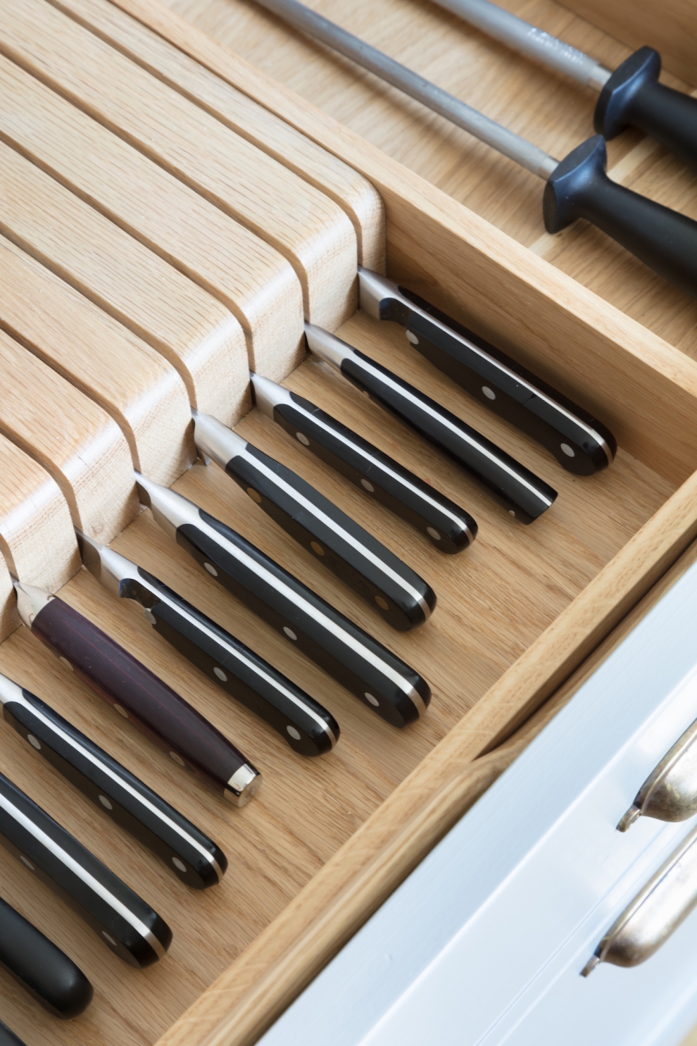 drawer for knives