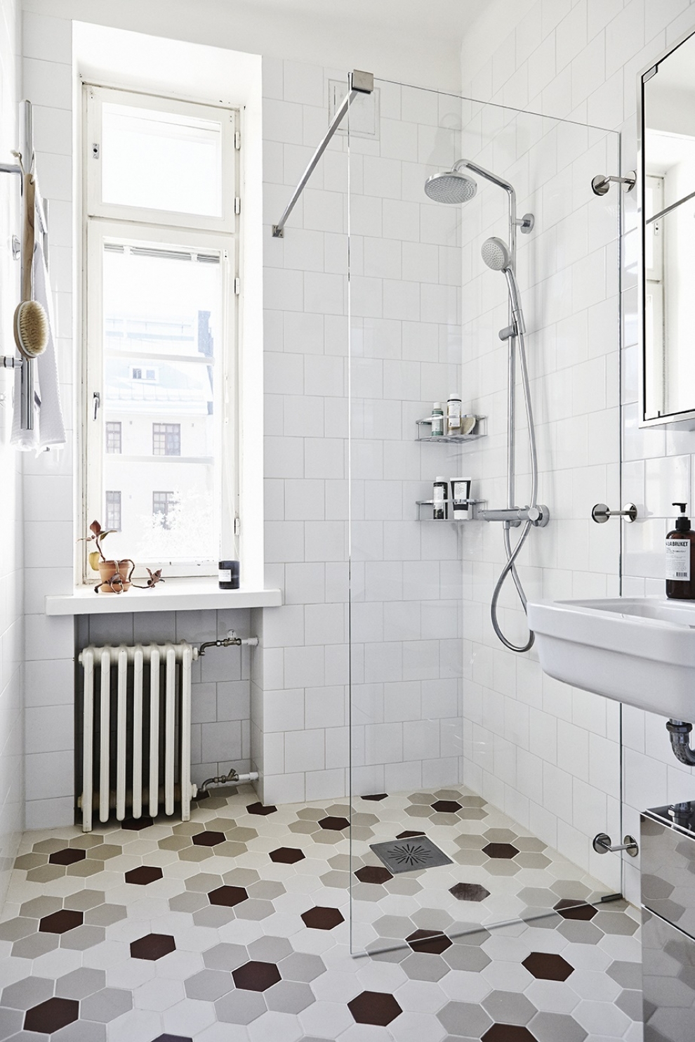 scandinavian style bathroom